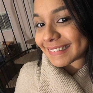 Meet your Posher, Yelissa